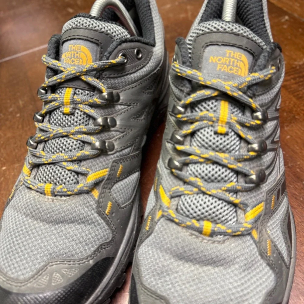 The North Face Hedgehog Fastpack Mens 9 Grey Yellow Hiking Shoes NF00CDF8